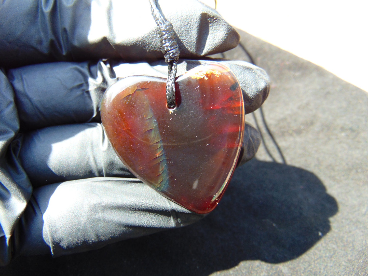 6 gr Heart Pendant Indonesian Red Purple Amber for Healing 25N219