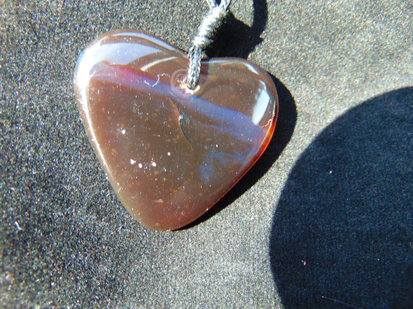 6 gr Heart Pendant Indonesian Amber for Healing 25A234