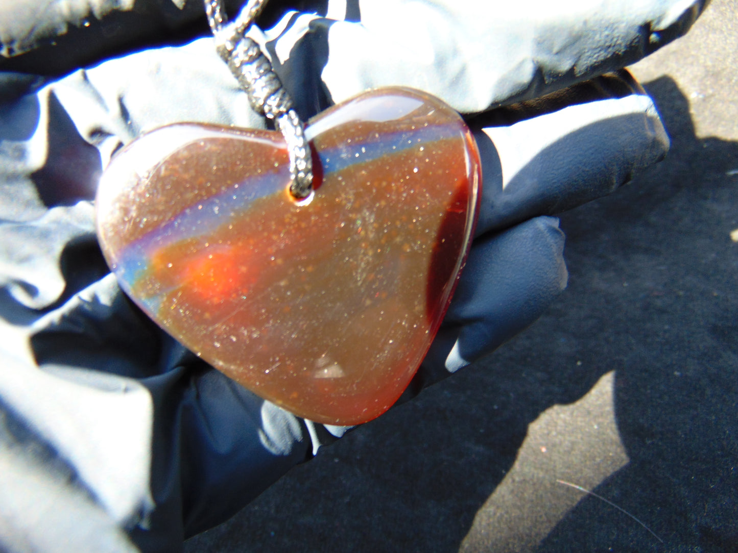 6 gr Heart Pendant Indonesian Amber for Healing 25A234