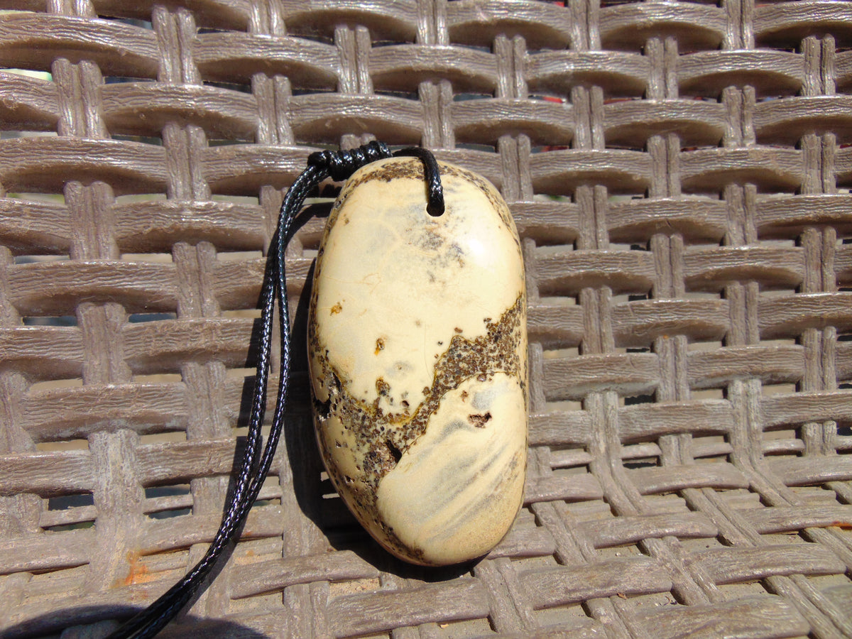 50 gr Genuine Natural Indonesian Aromatic Perfumed Yellow Amber Big Pendant 26CPX62