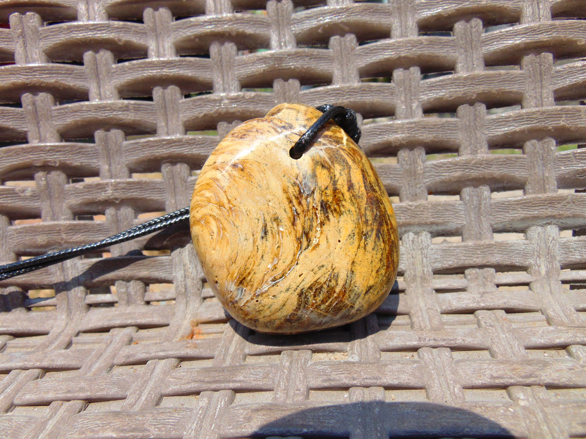 43 gr Genuine Natural Indonesian Aromatic Perfumed Yellow Amber Big Pendant 26CPX30