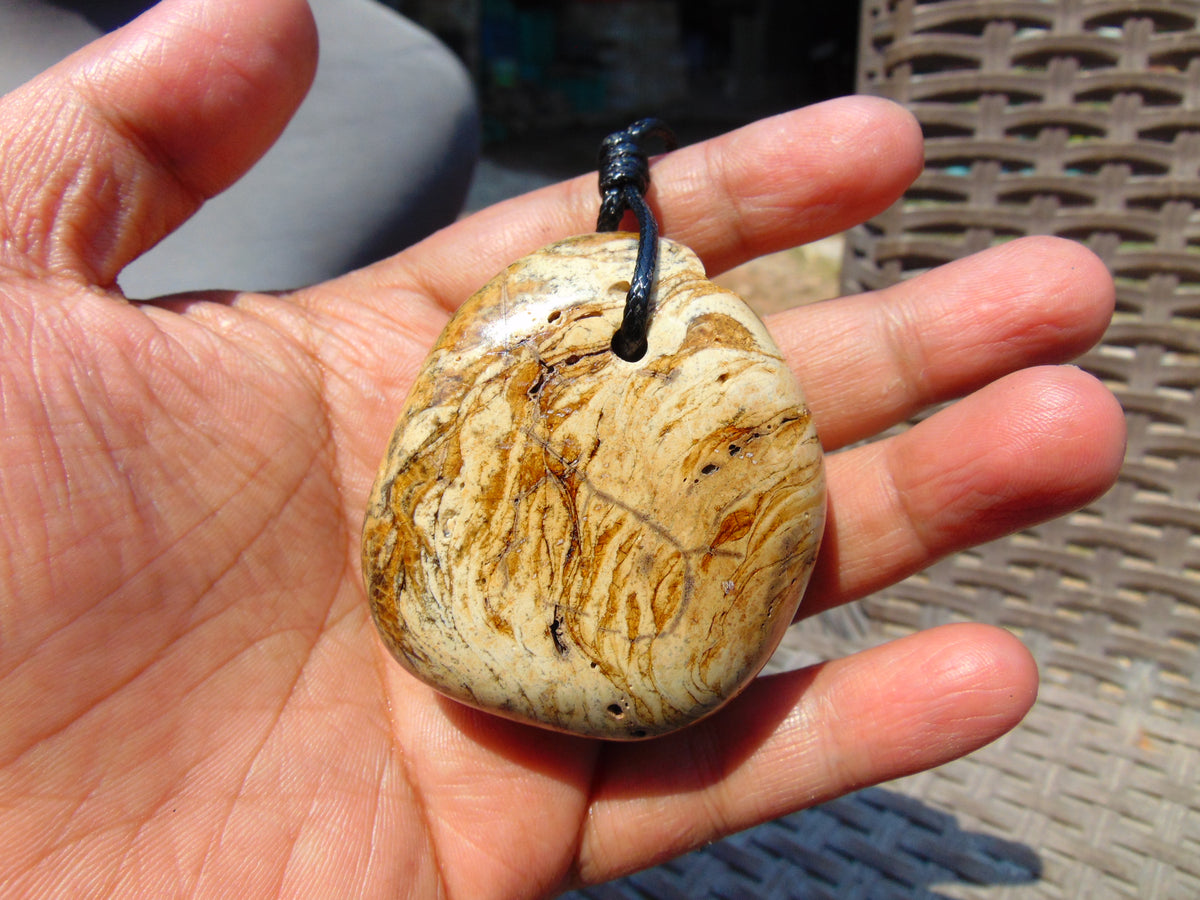 43 gr Genuine Natural Indonesian Aromatic Perfumed Yellow Amber Big Pendant 26CPX30