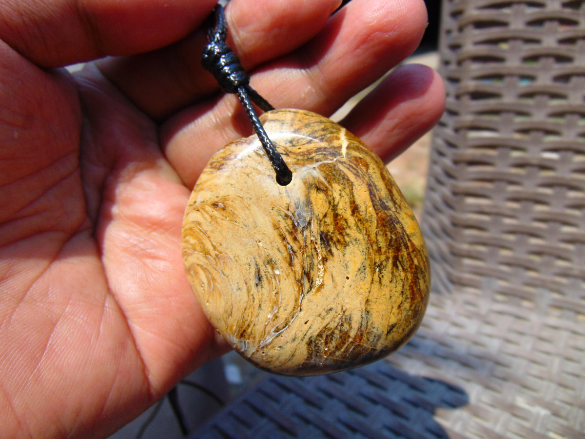 43 gr Genuine Natural Indonesian Aromatic Perfumed Yellow Amber Big Pendant 26CPX30