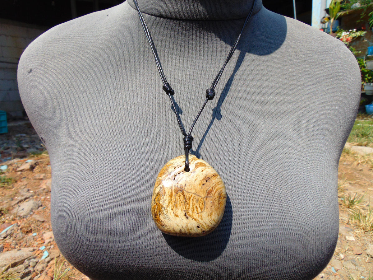 43 gr Genuine Natural Indonesian Aromatic Perfumed Yellow Amber Big Pendant 26CPX30