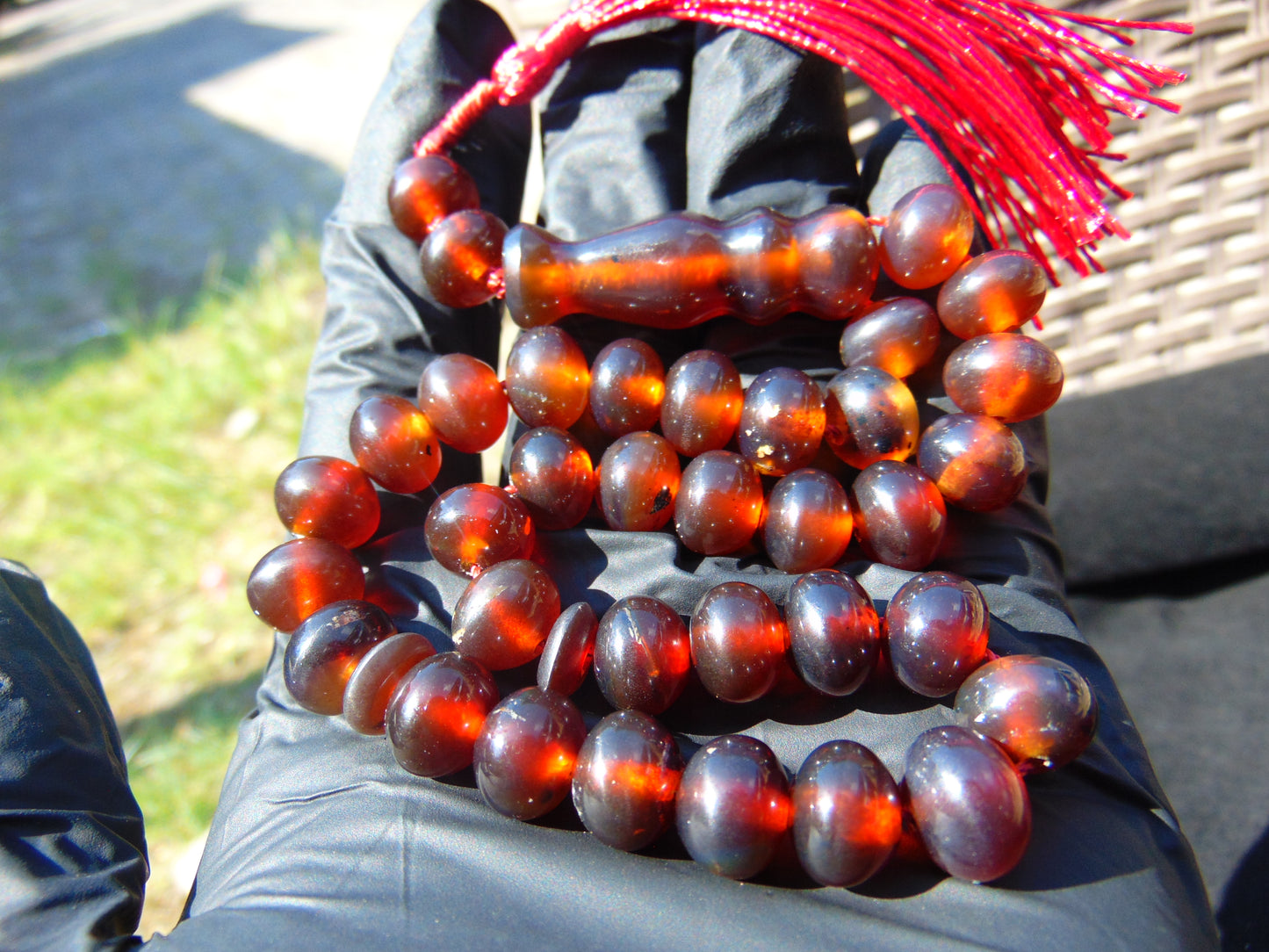 23 gr Hand Tasbih 33+2 Beads 8 mm Indonesian Cherry Red Amber for Healing 26TBS39