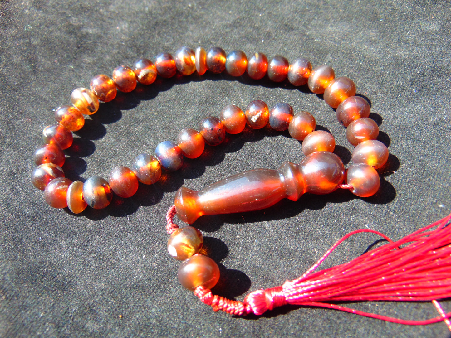19 gr Hand Tasbih 33+2 Beads 8 mm Indonesian Bluish Red Amber for Healing 26TBS34
