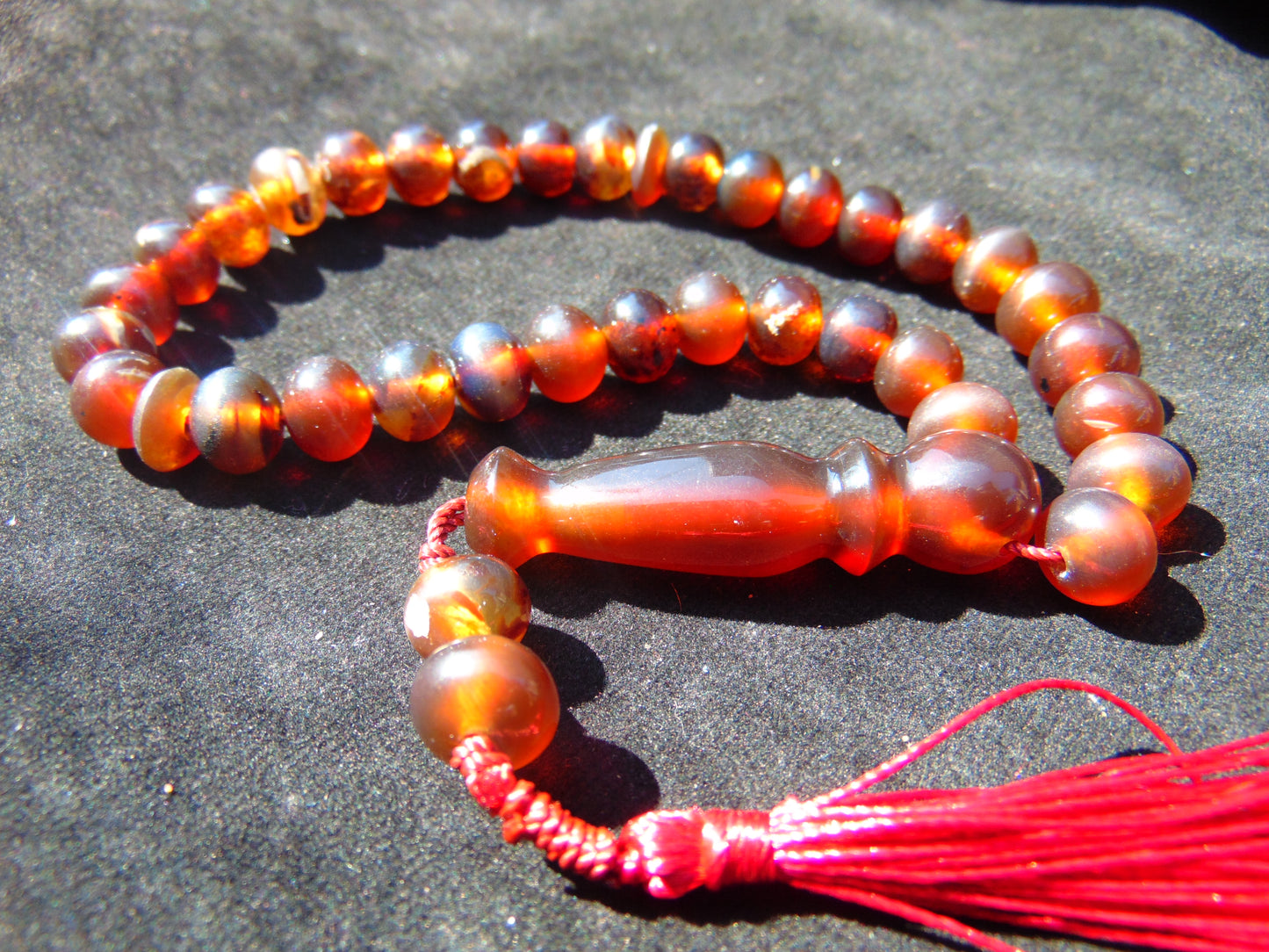 19 gr Hand Tasbih 33+2 Beads 8 mm Indonesian Bluish Red Amber for Healing 26TBS34