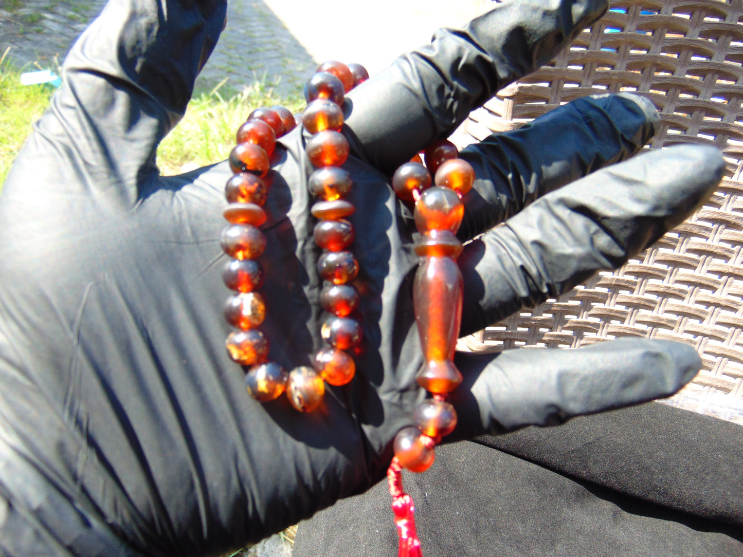 19 gr Hand Tasbih 33+2 Beads 8 mm Indonesian Bluish Red Amber for Healing 26TBS34