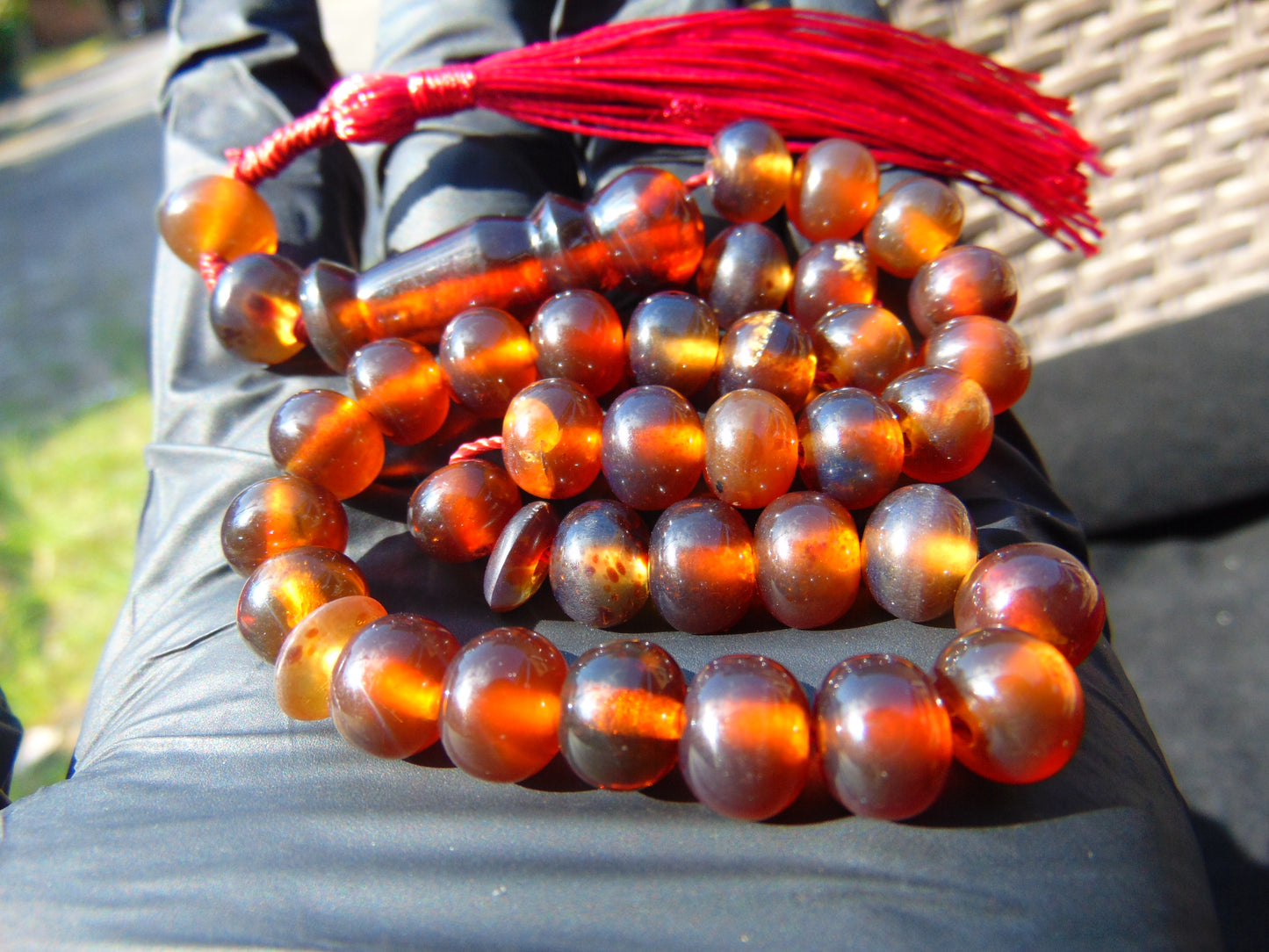 15 gr Hand Tasbih 33+2 Beads 8 mm Indonesian Bluish Red Amber for Healing 26TBS23