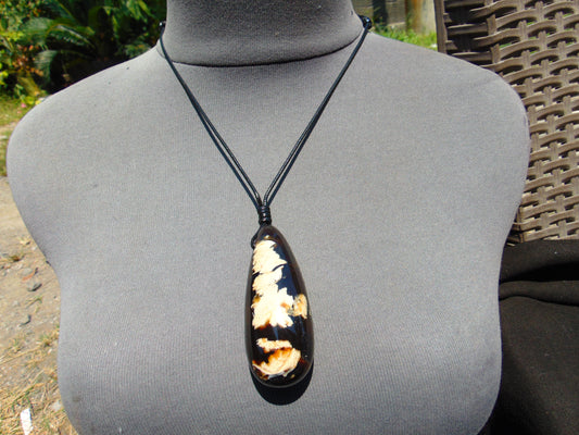 33.27 gr Teardrop Pendant Indonesian Amber for Healing 25N34