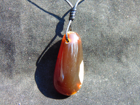 8 gram Teardrop Pendant Indonesian Red Amber for Healing Y18