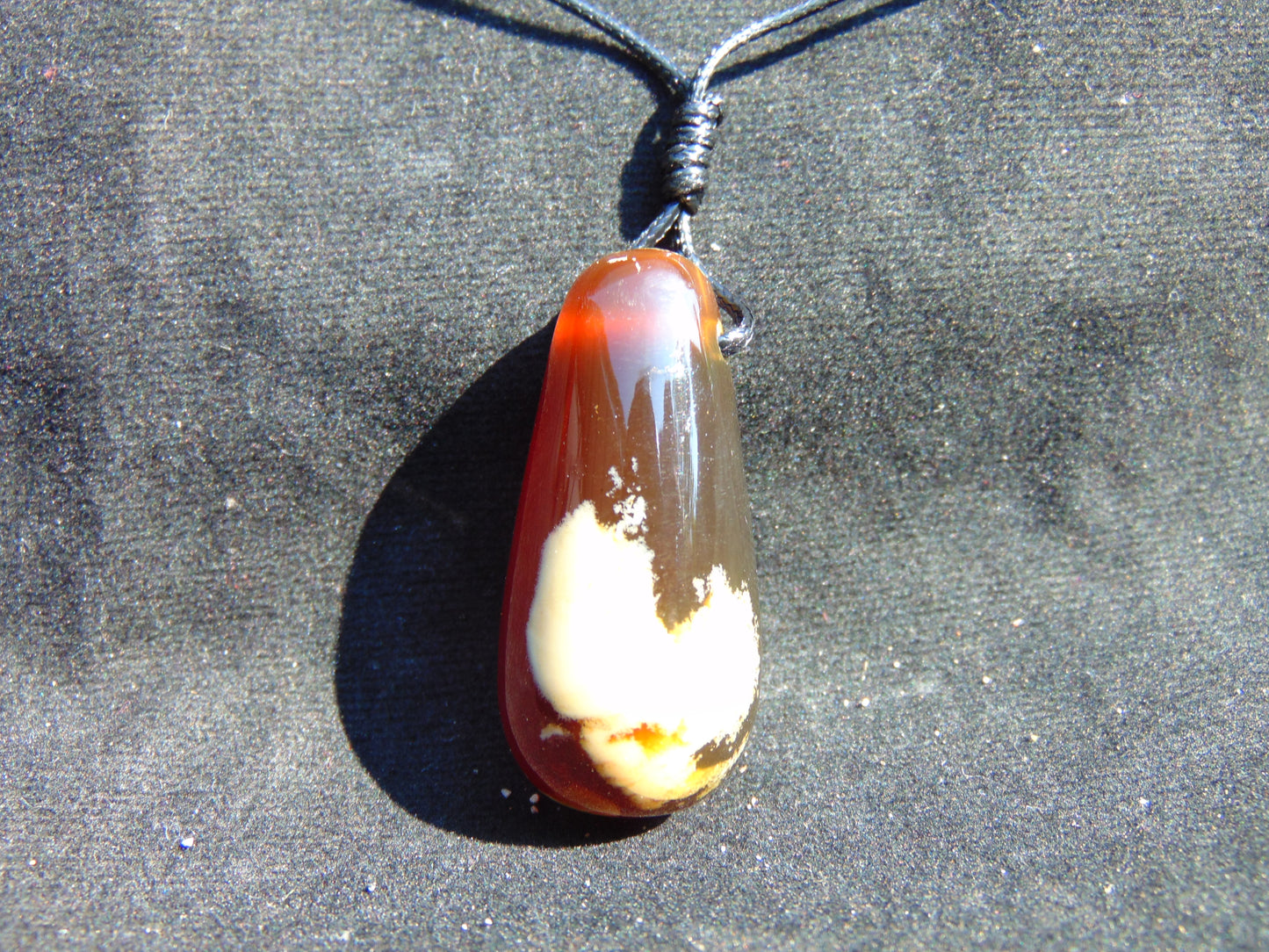 8 gram Teardrop Pendant Indonesian Red Amber for Healing Y18