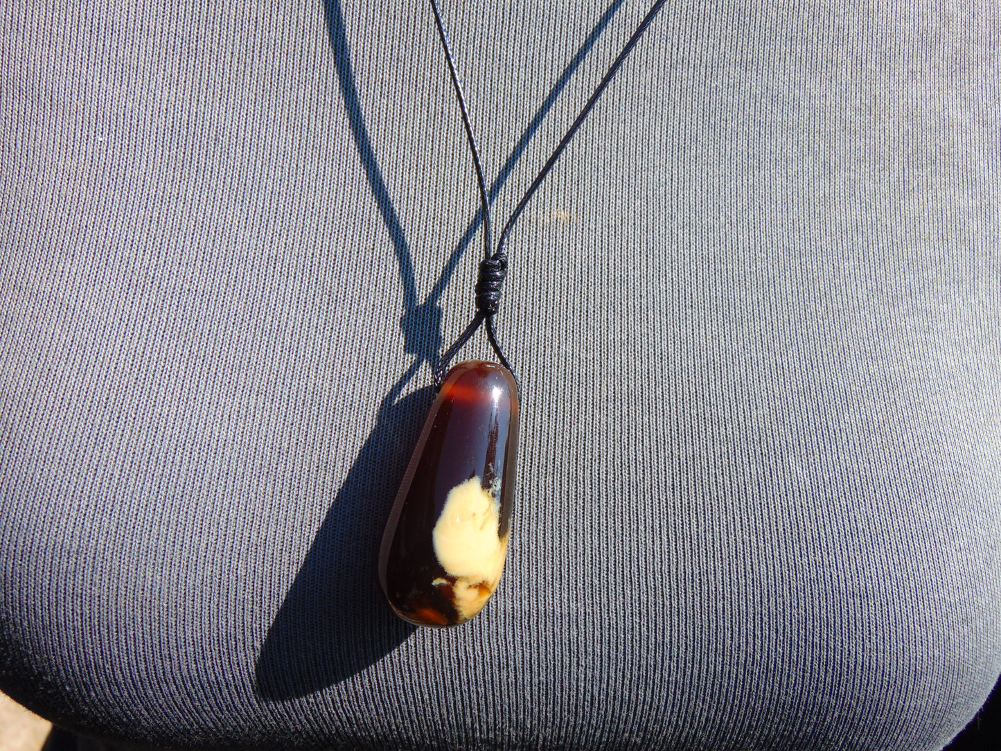 8 gram Teardrop Pendant Indonesian Red Amber for Healing Y18