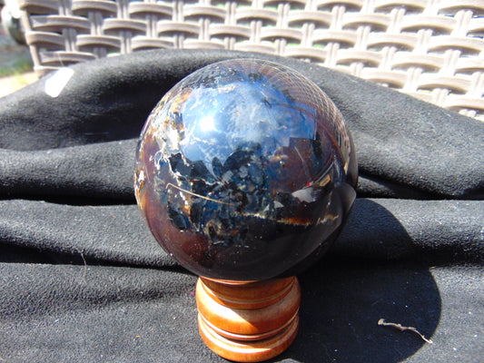 189 gr Shaped Ball Sphere Indonesian Amber for Healing AJ1090