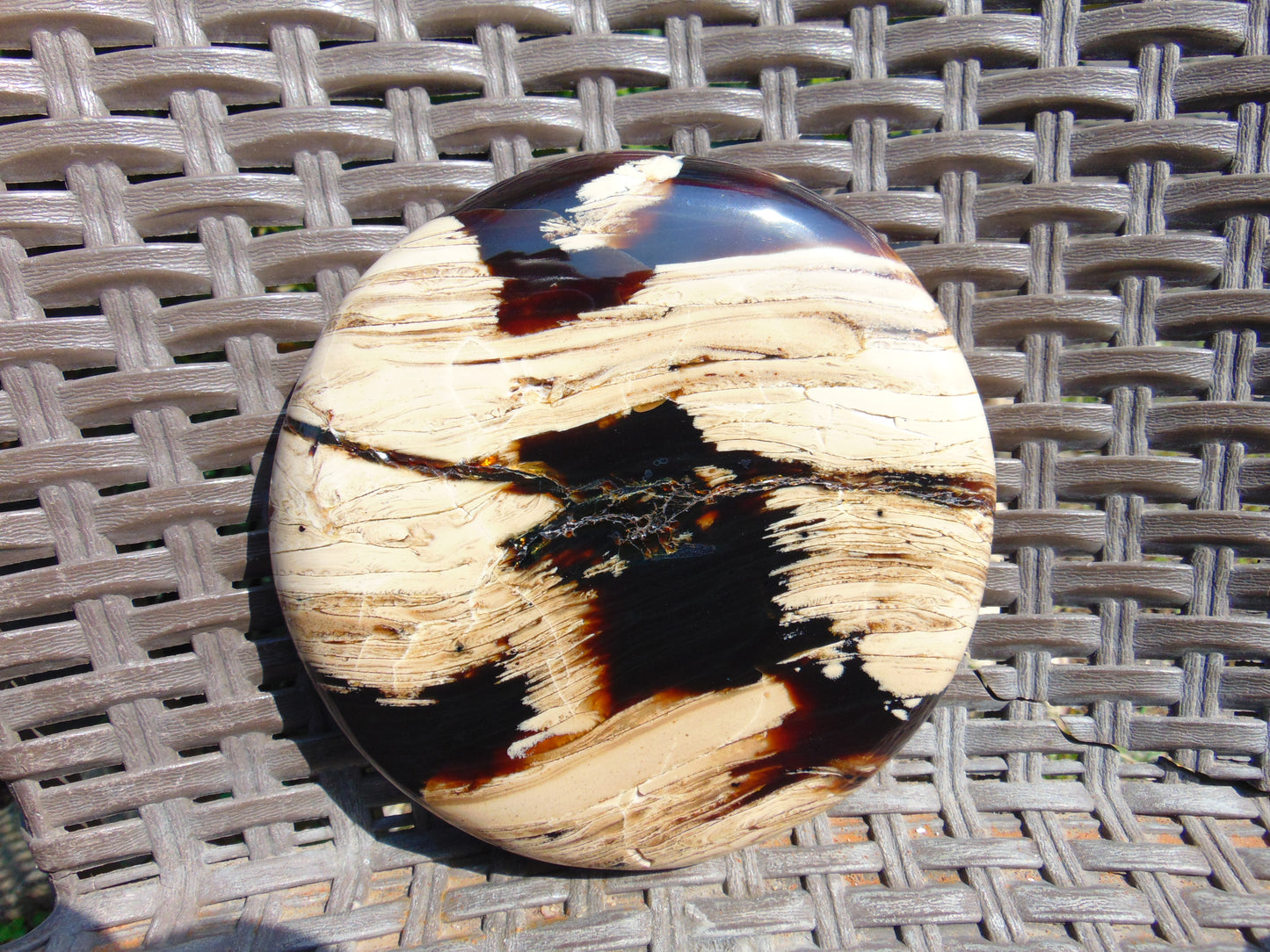 310 gram Round Flat 130x20 mm Indonesia white  Amber for Healing AR105