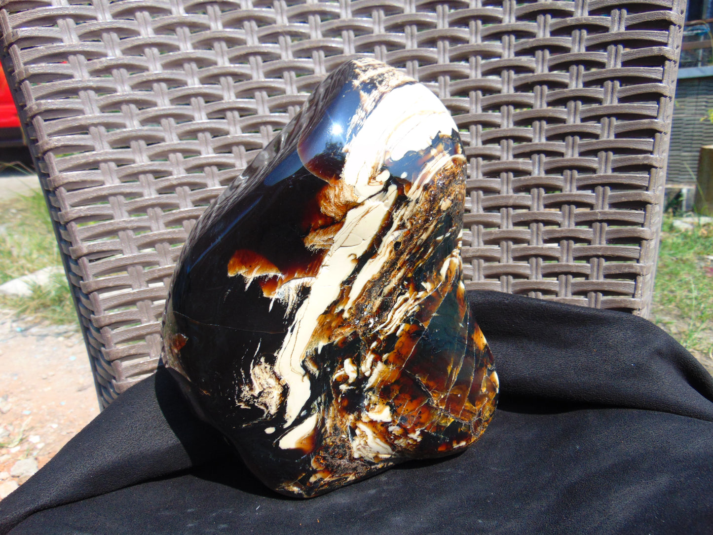 1885 gr Full Polished Indonesian Green Amber for Healing 26ML144