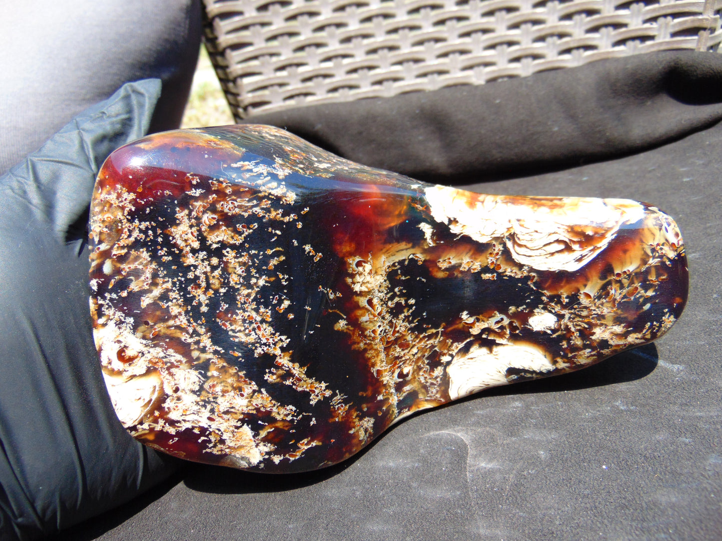 540 gram Full polished Indonesian Amber for Healing 25AR1