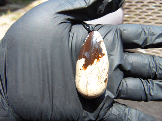 12 gr Teardrop Pendant Indonesian White Amber for Healing 25A35