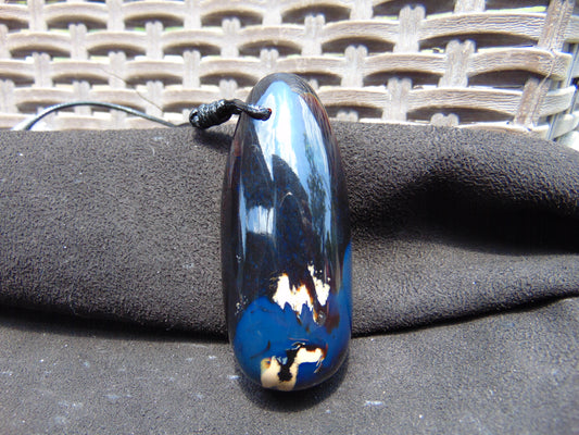 41 gr Teardrop Pendant Indonesian Black Blue Amber for Healing 25Y52