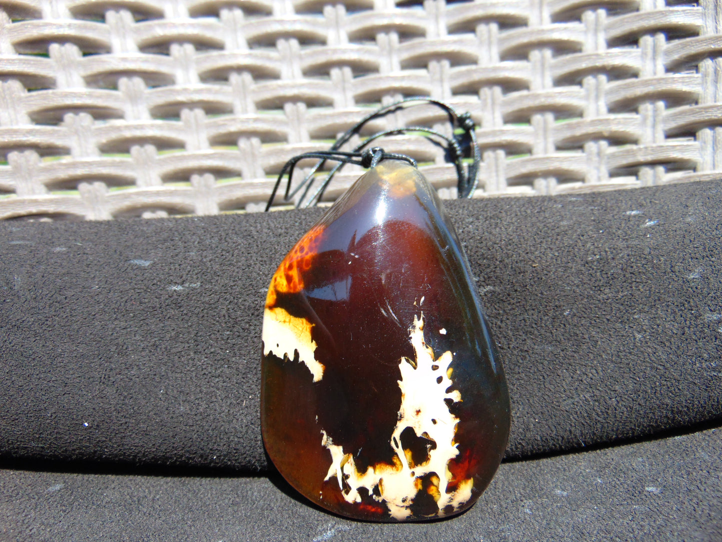45 gr Pendant Indonesian Amber for Healing 25F5