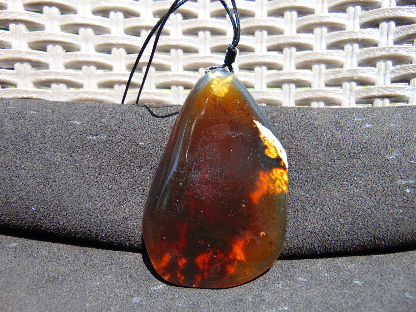 45 gr Pendant Indonesian Amber for Healing 25F5
