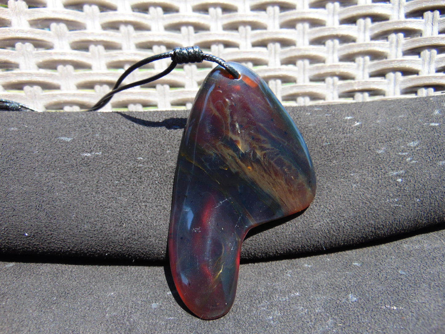 45 gr Pendant Indonesian Red Blue Amber for Healing 25F1