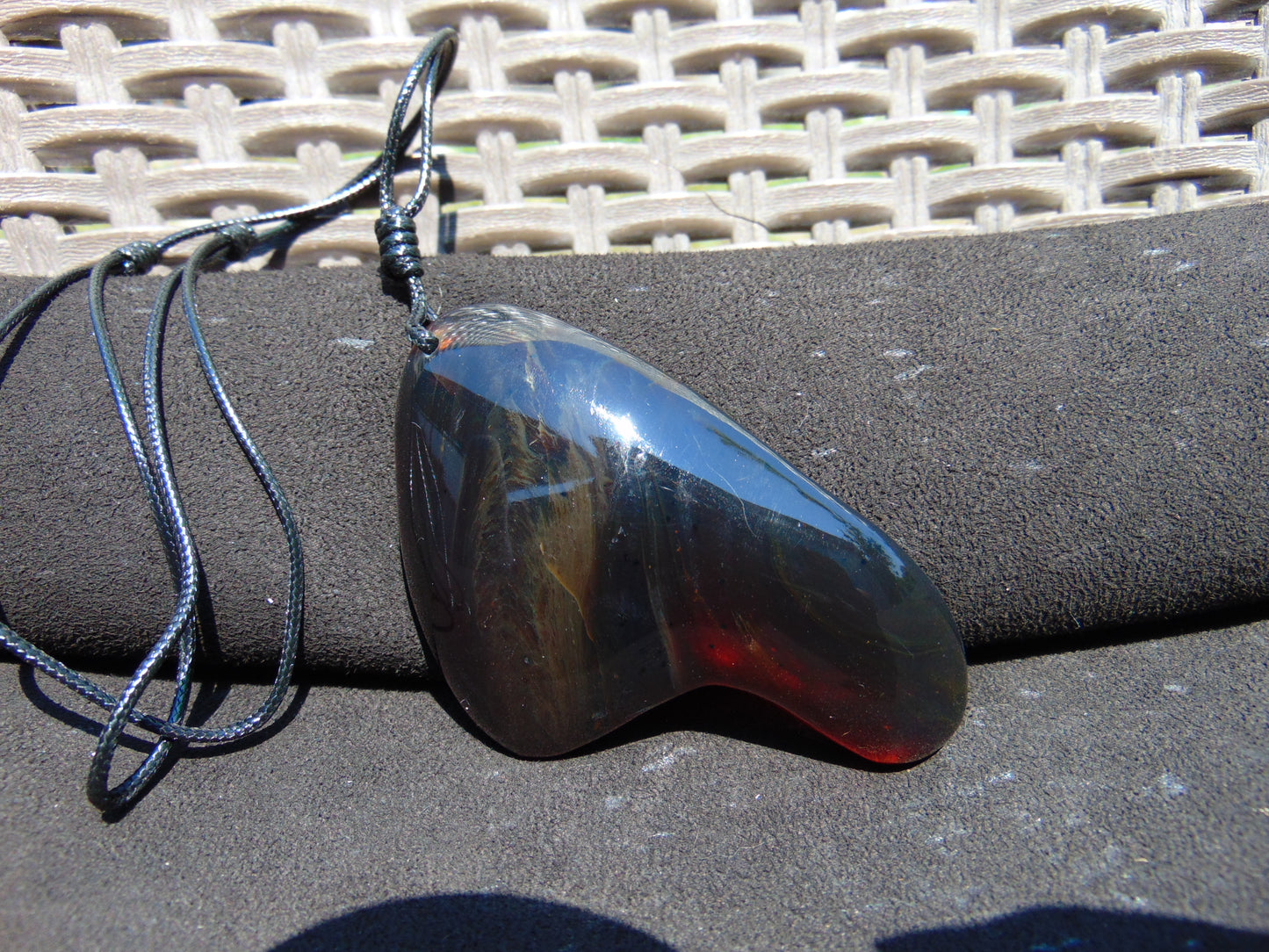 45 gr Pendant Indonesian Red Blue Amber for Healing 25F1