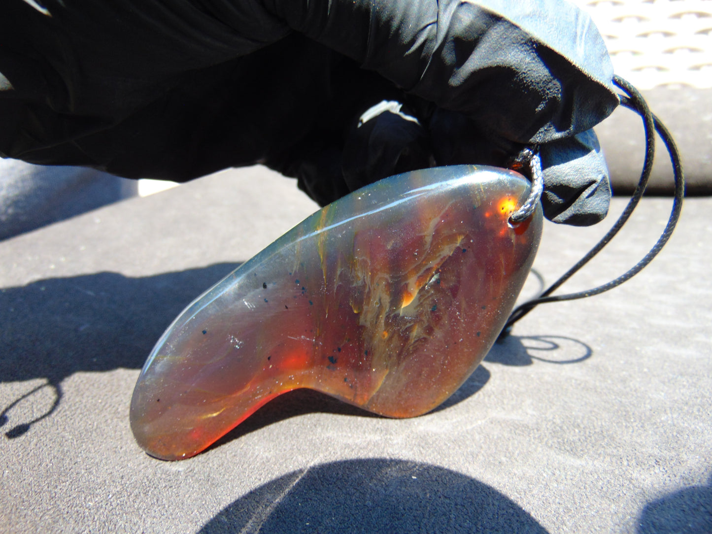 45 gr Pendant Indonesian Red Blue Amber for Healing 25F1