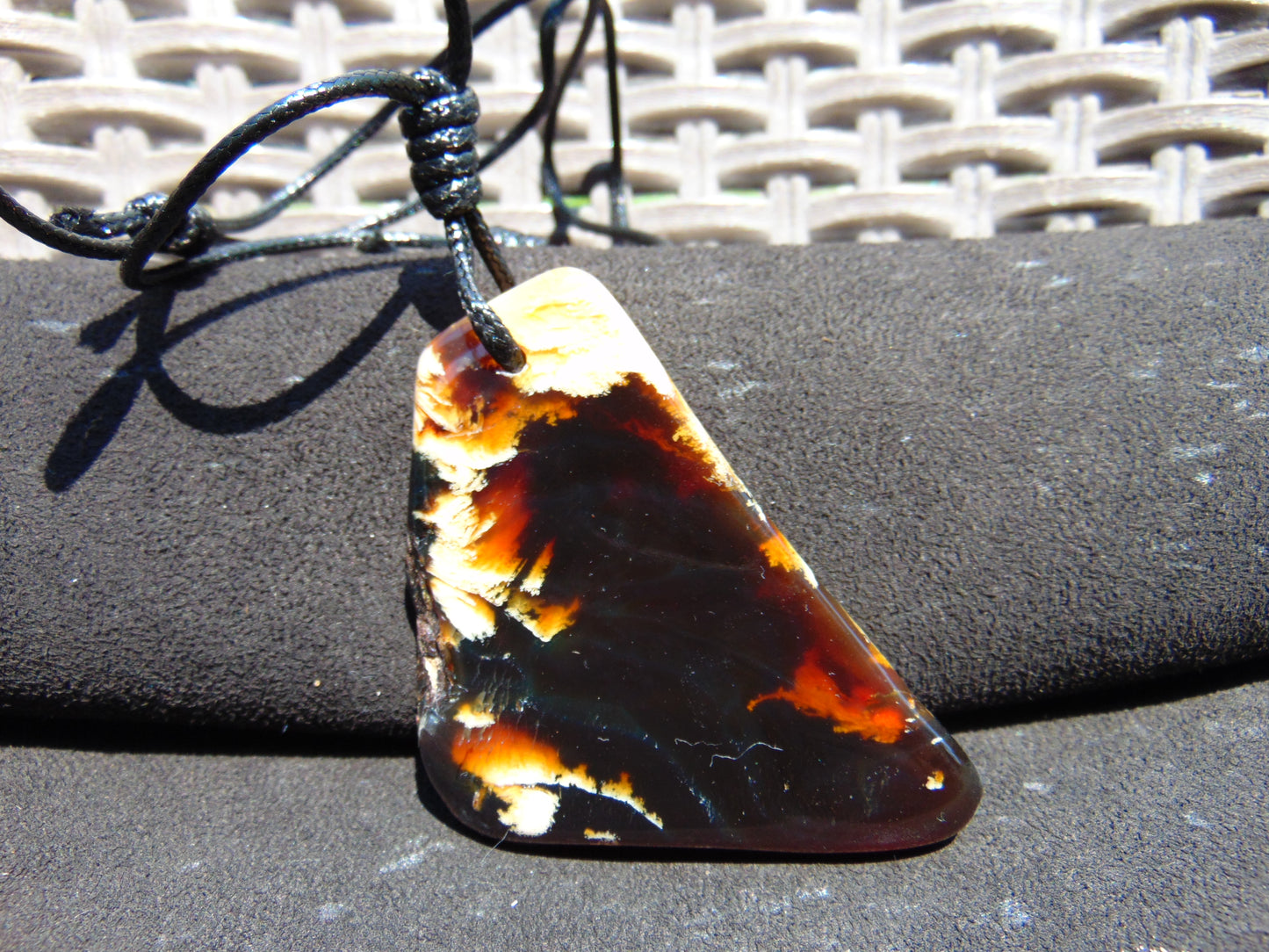 35 gr Pendant Indonesian Amber for Healing A154