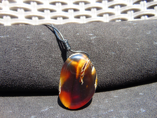 11 gram Pendant Indonesian Blue Red Amber for Healing Y32(B)