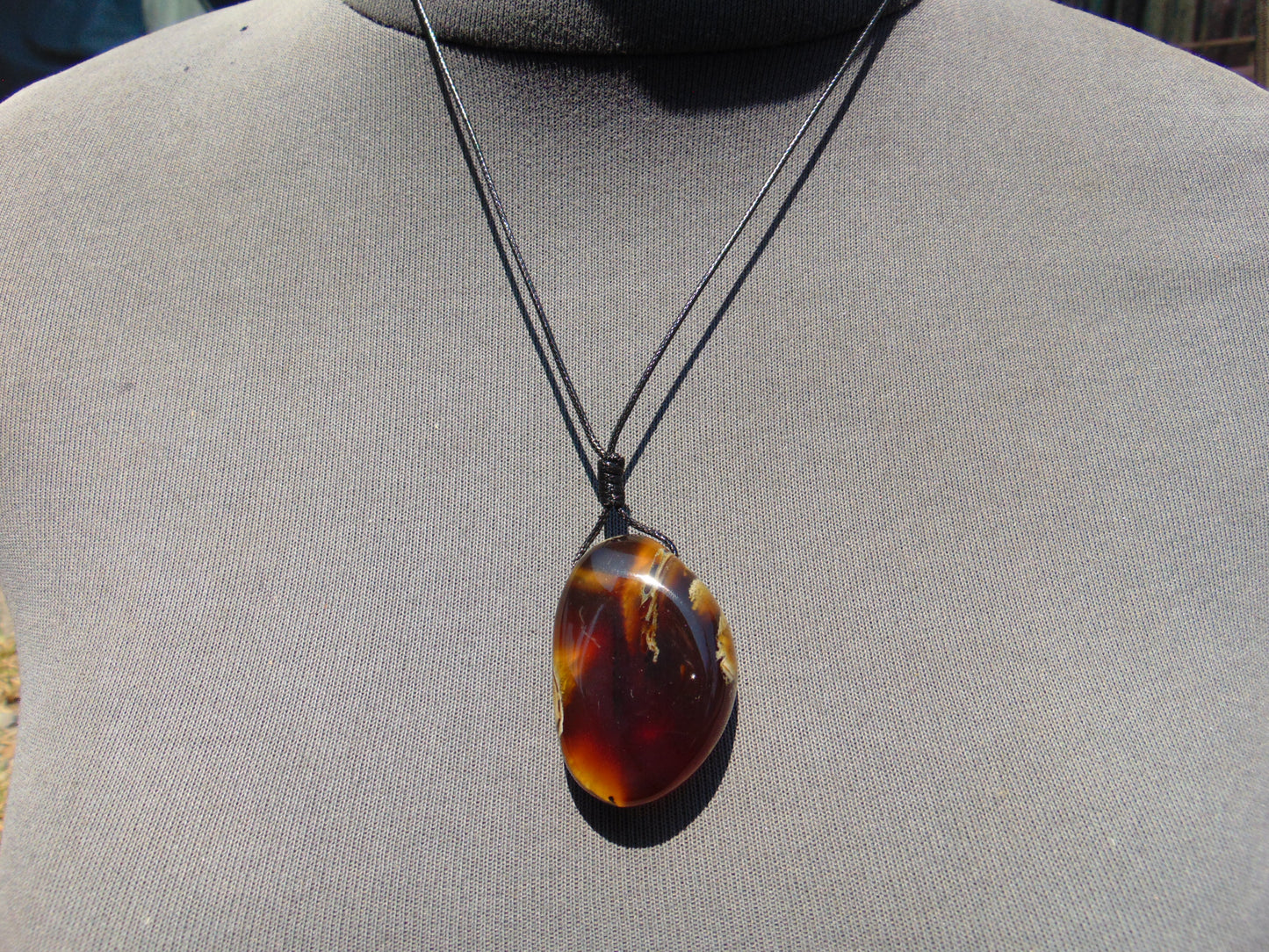 11 gram Pendant Indonesian Blue Red Amber for Healing Y32(B)