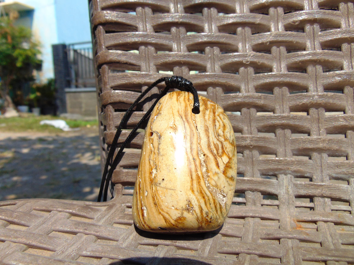 47 gr Genuine Natural Indonesian Yellow Cream Amber Big Pendant 26CPX51