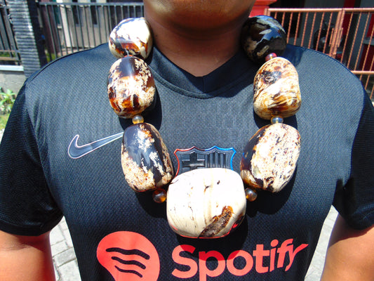 889 gr Big Necklace Indonesian white Amber for Healing NEC208