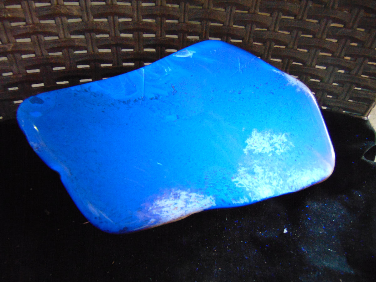 1030 gr Full Polished Indonesian Dark Red Blue Amber for Healing AR209