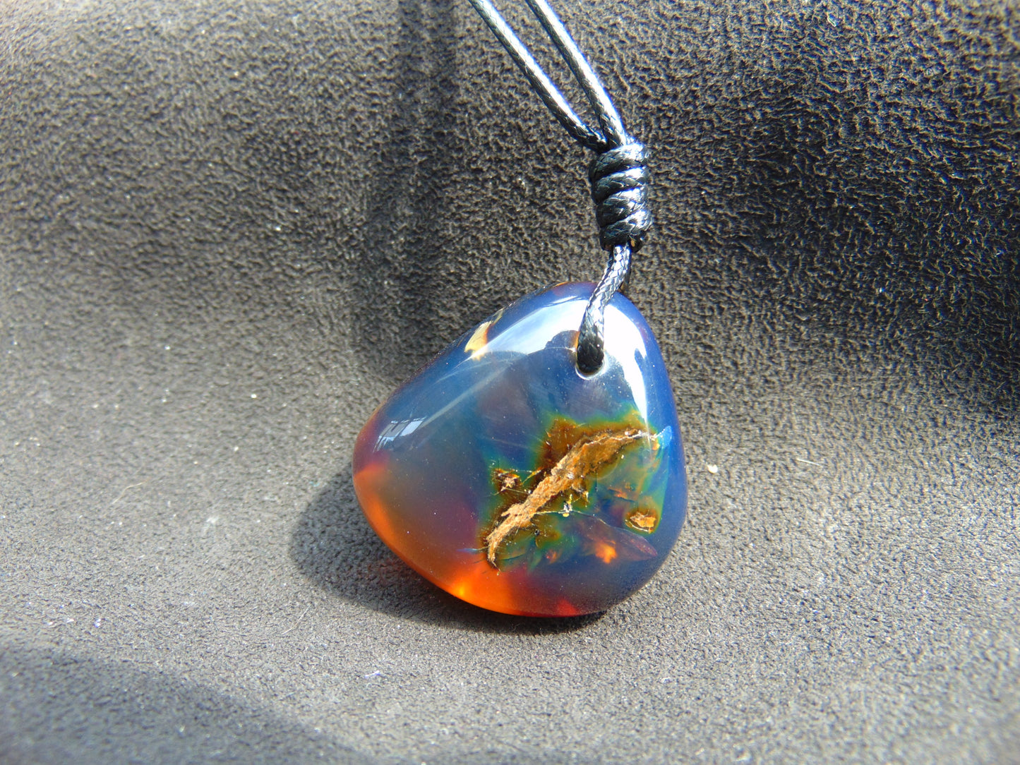 19 gr Pendant 39x38x25 mm Indonesian Blue Amber for Healing PDA56
