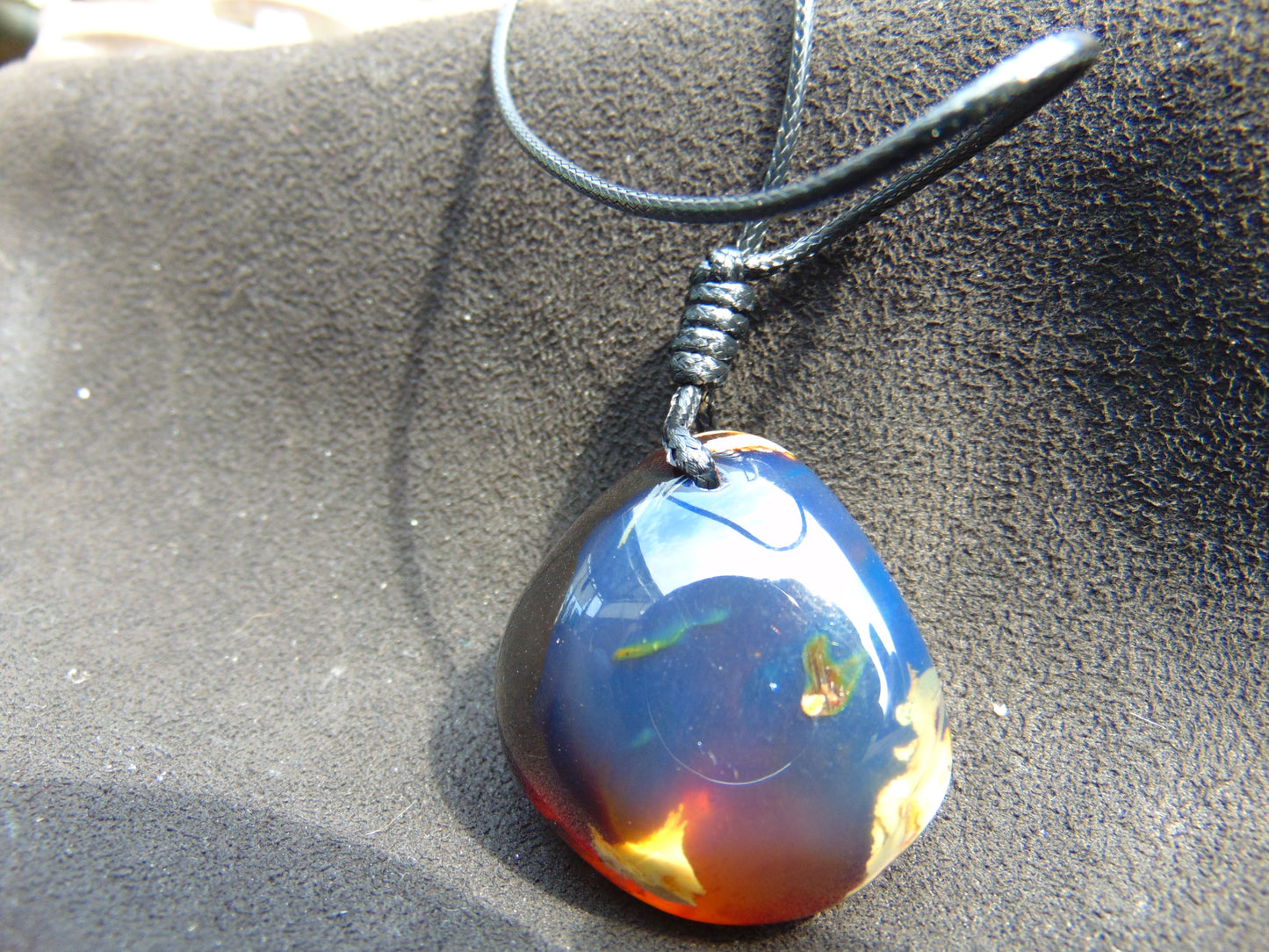19 gr Pendant 39x38x25 mm Indonesian Blue Amber for Healing PDA56