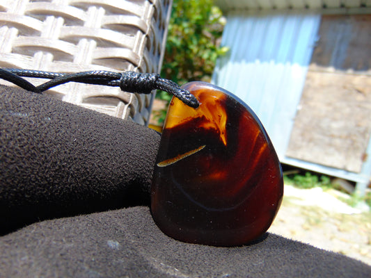 18 gr Pendant Indonesian Purple Blue Amber for Healing F8