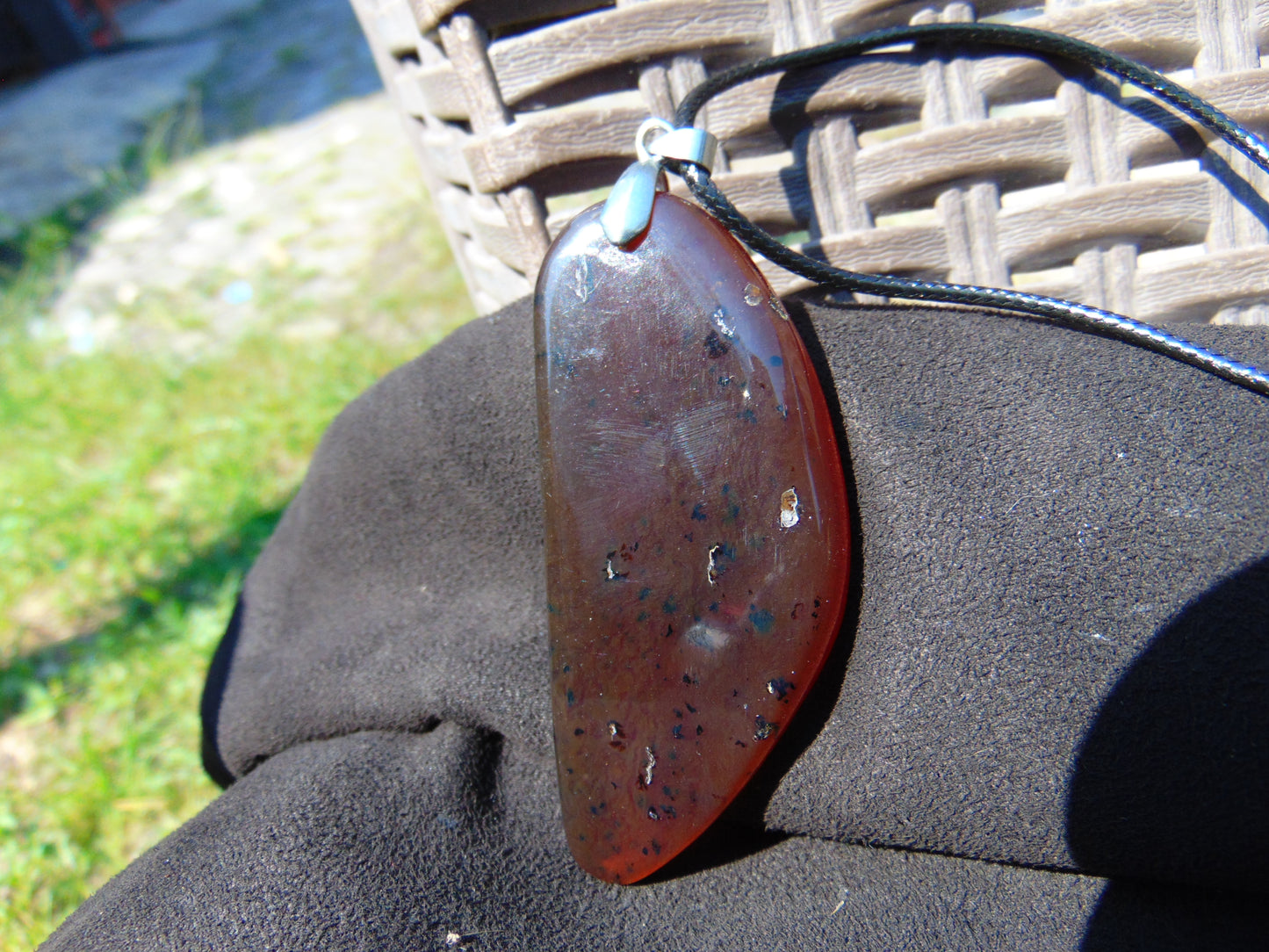 21 gr Pendant Indonesian Inclusion Red Amber for Healing PE20