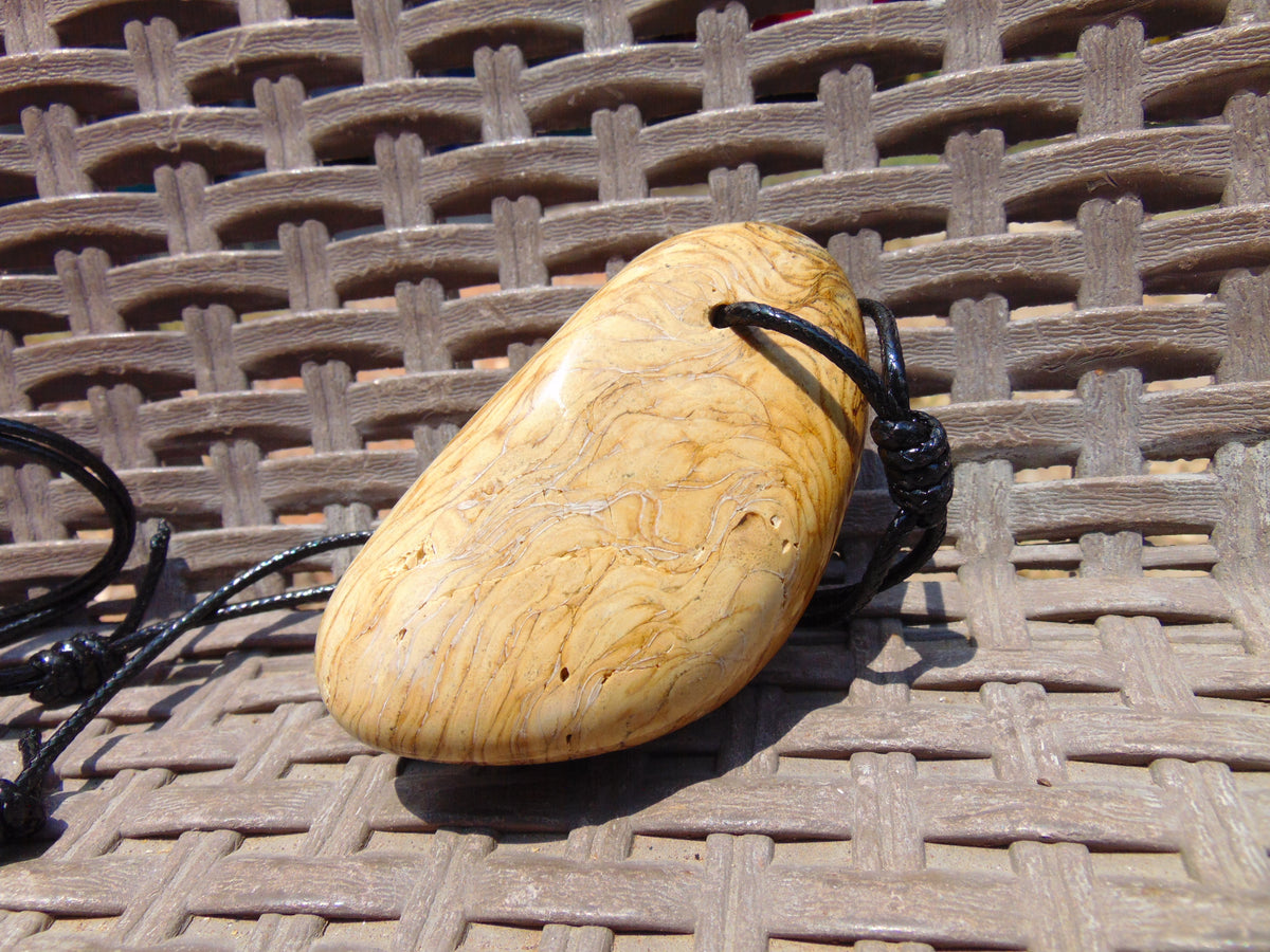 65 gr Genuine Natural Indonesian Yellow Cream Amber Big Pendant 26CPX177