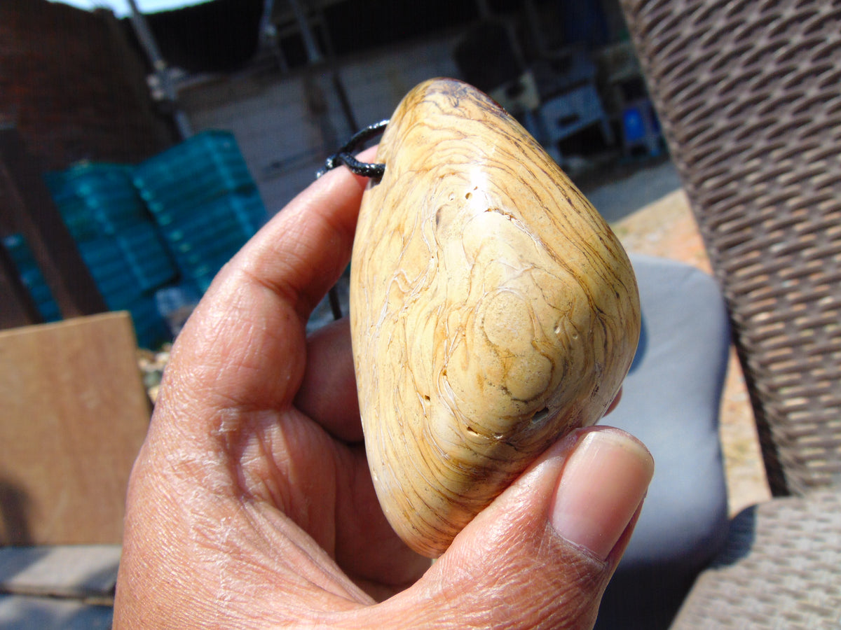 65 gr Genuine Natural Indonesian Yellow Cream Amber Big Pendant 26CPX177