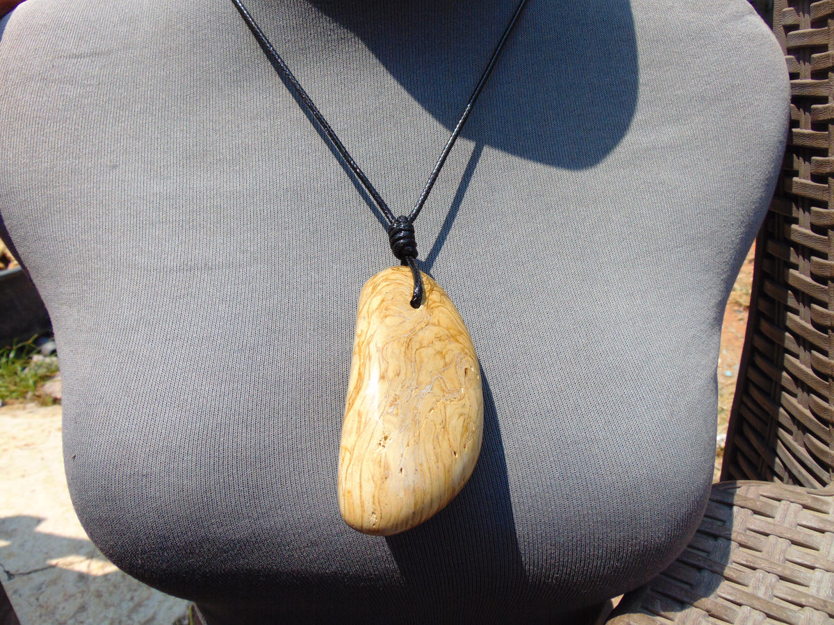 65 gr Genuine Natural Indonesian Yellow Cream Amber Big Pendant 26CPX177