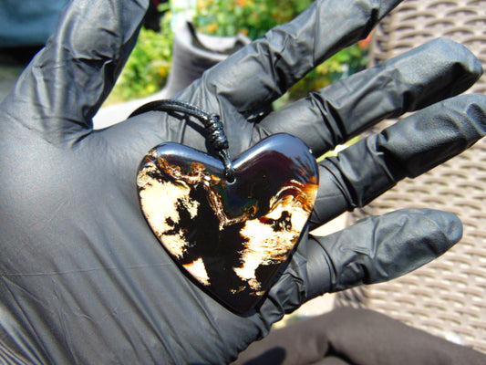 19 gr Heart Pendant Indonesian Amber for Healing PDN701