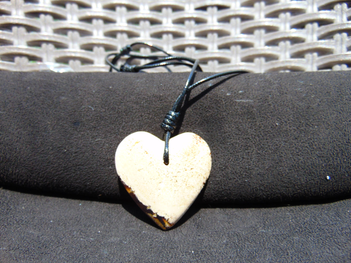 14 gr Heart Pendant Indonesian White Amber for Healing AR32