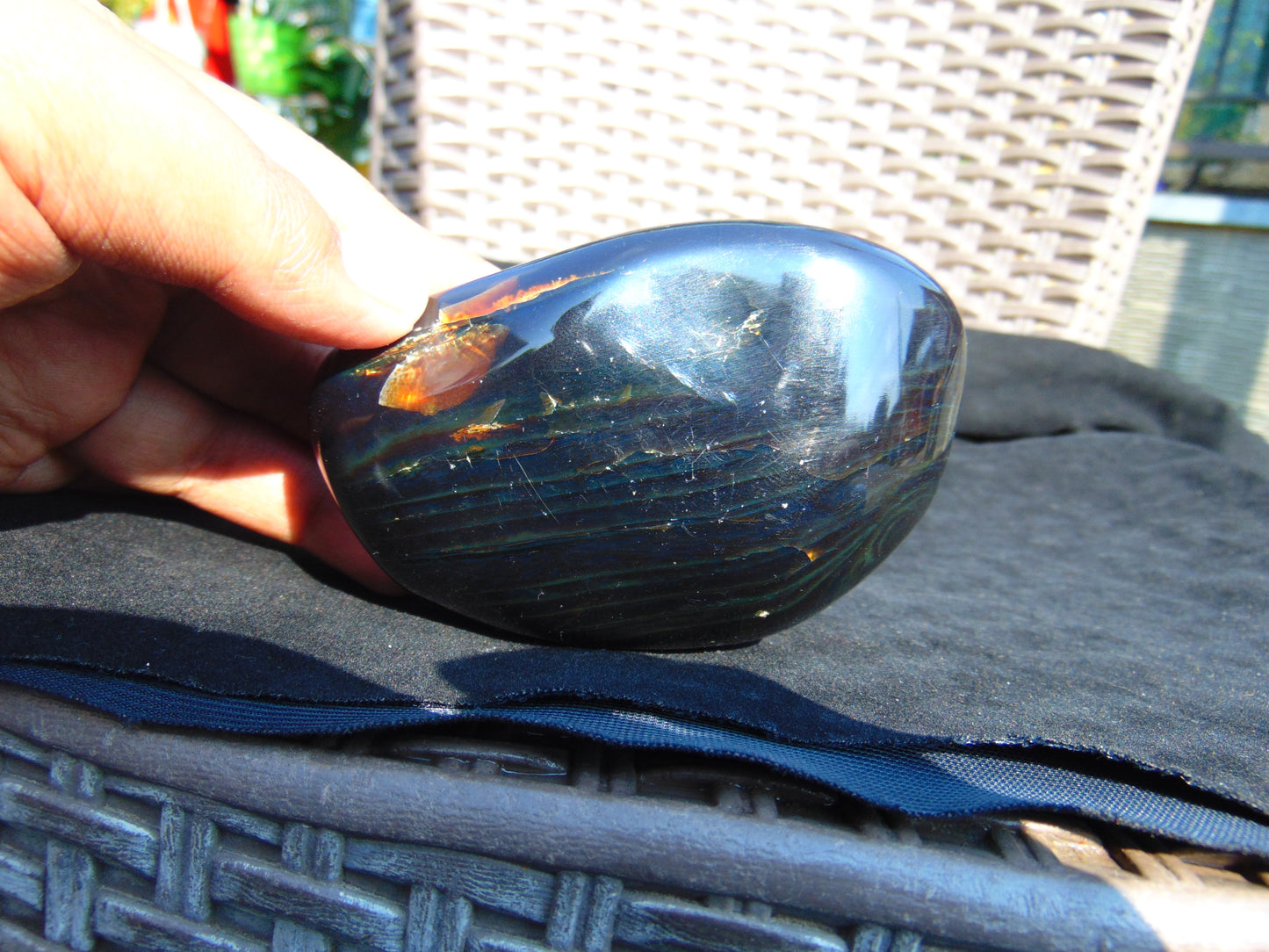 153 gr Full Polished Indonesian Dark Red Amber for Healing 26ML202