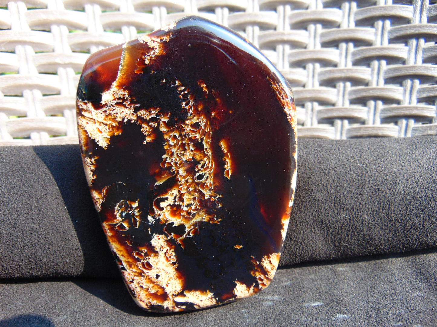 113 gram Slab  polished Indonesian Sumatra White Red Amber for Healing 25Y113