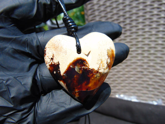 14 gr Heart Pendant Indonesian White Amber for Healing AR32