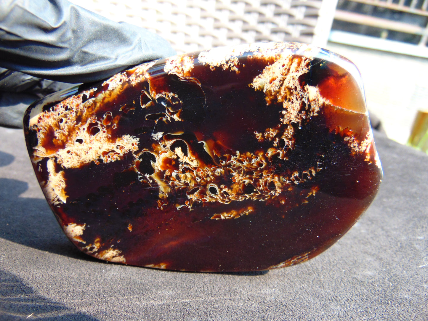 113 gram Slab  polished Indonesian Sumatra White Red Amber for Healing 25Y113