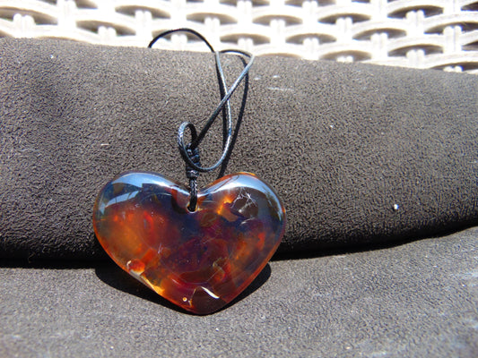 12 gr Heart Pendant Indonesian Blue Amber for Healing PCN658