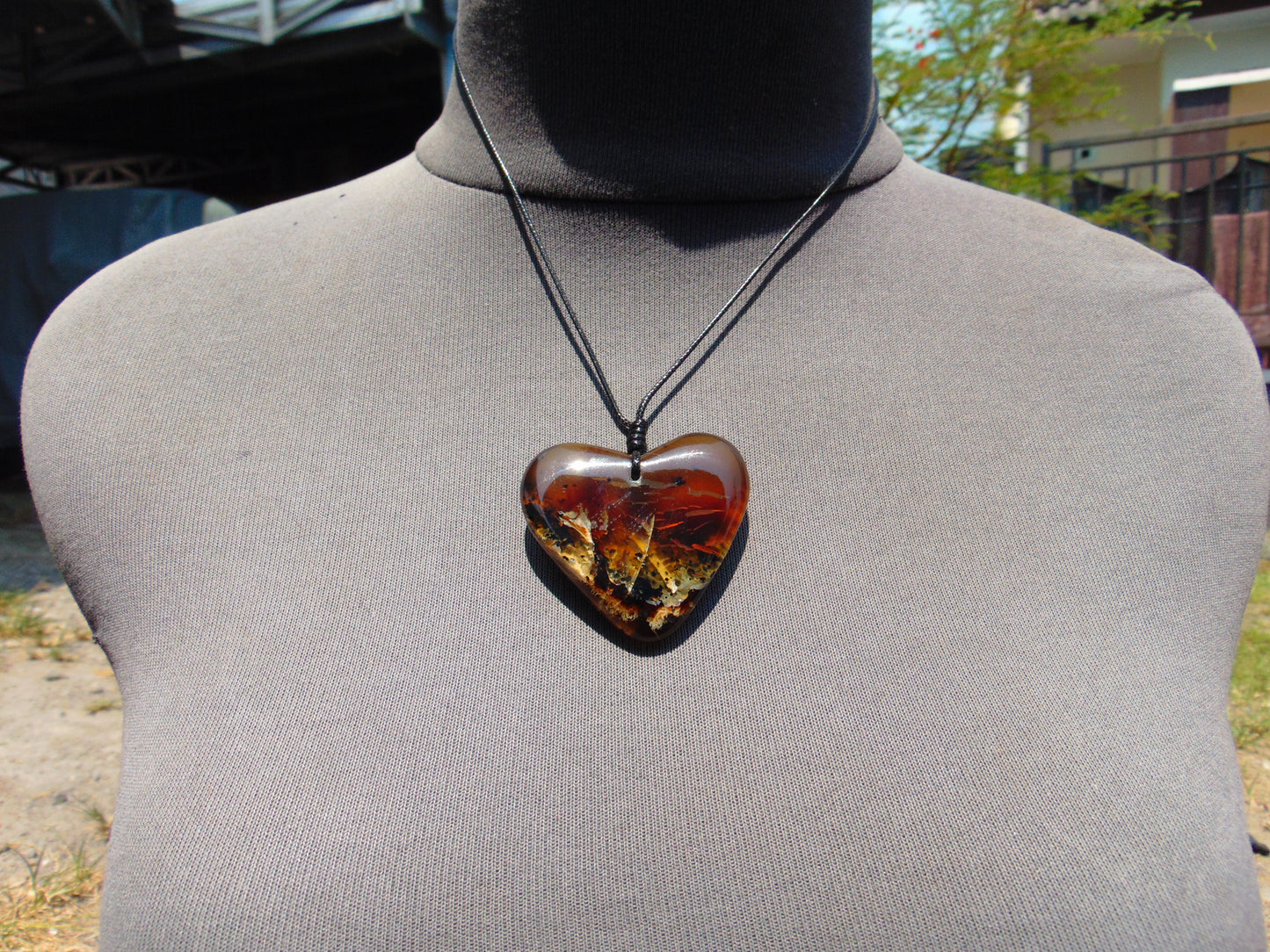 12 gr Heart Pendant Indonesian Amber for Healing PCA1K69