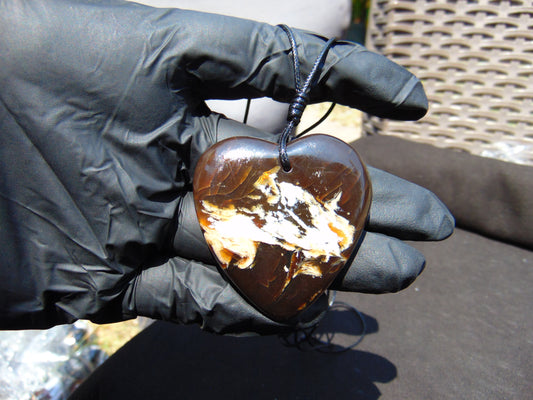 14 gr Heart Pendant Indonesian White Amber for Healing PCA136